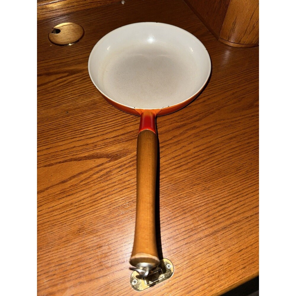 DESCOWARE Belgium 9.5”  Orange Enameled Cast Iron Skillet Pan Wood Handle #23-B
